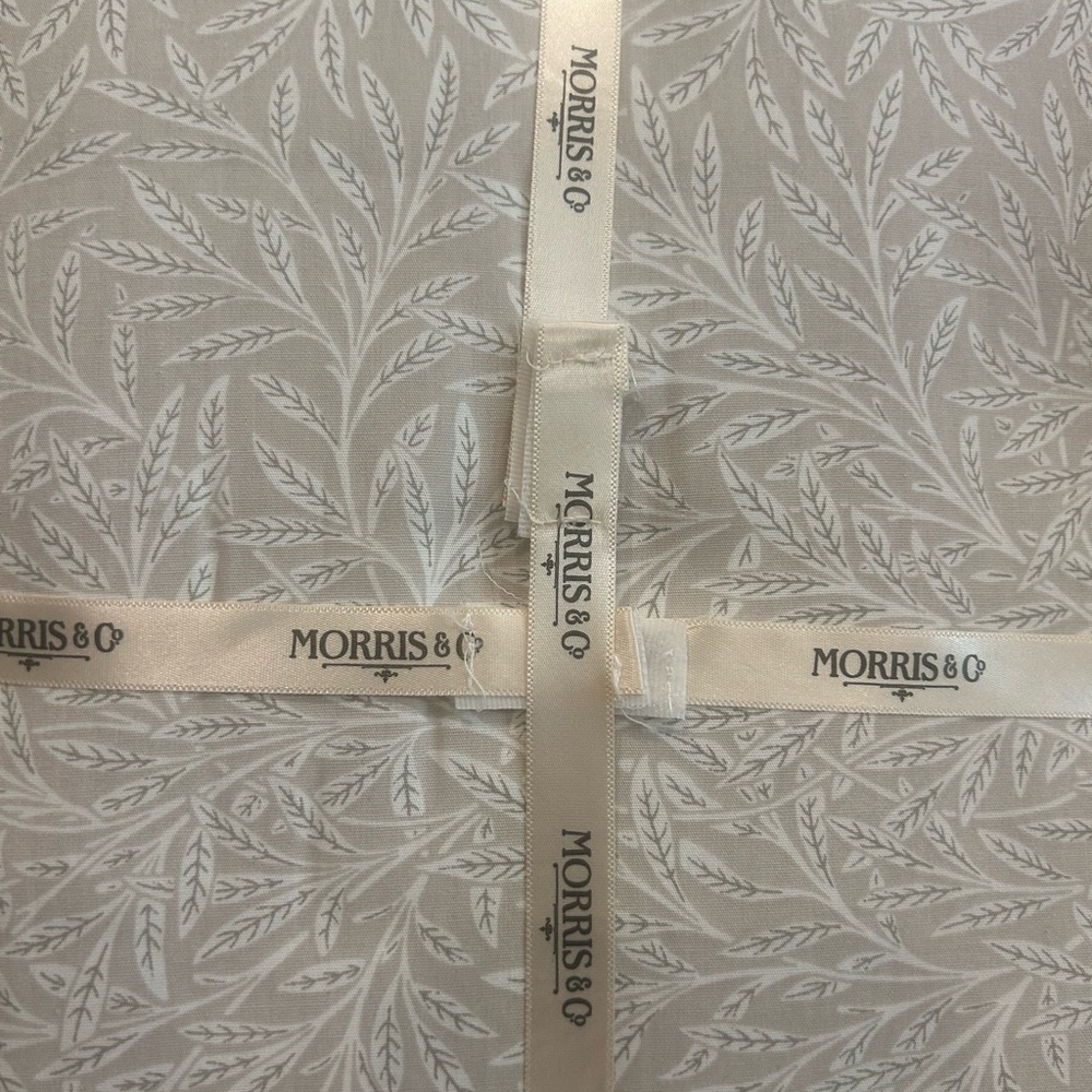William Morris QUEEN Sheet Set Sheets Natural Taupe White Floral Leaves Tan - Picture 2 of 3
